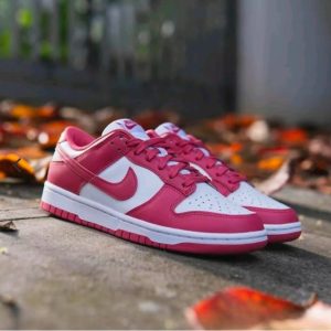 NIKE SB DUNK LOW PINK